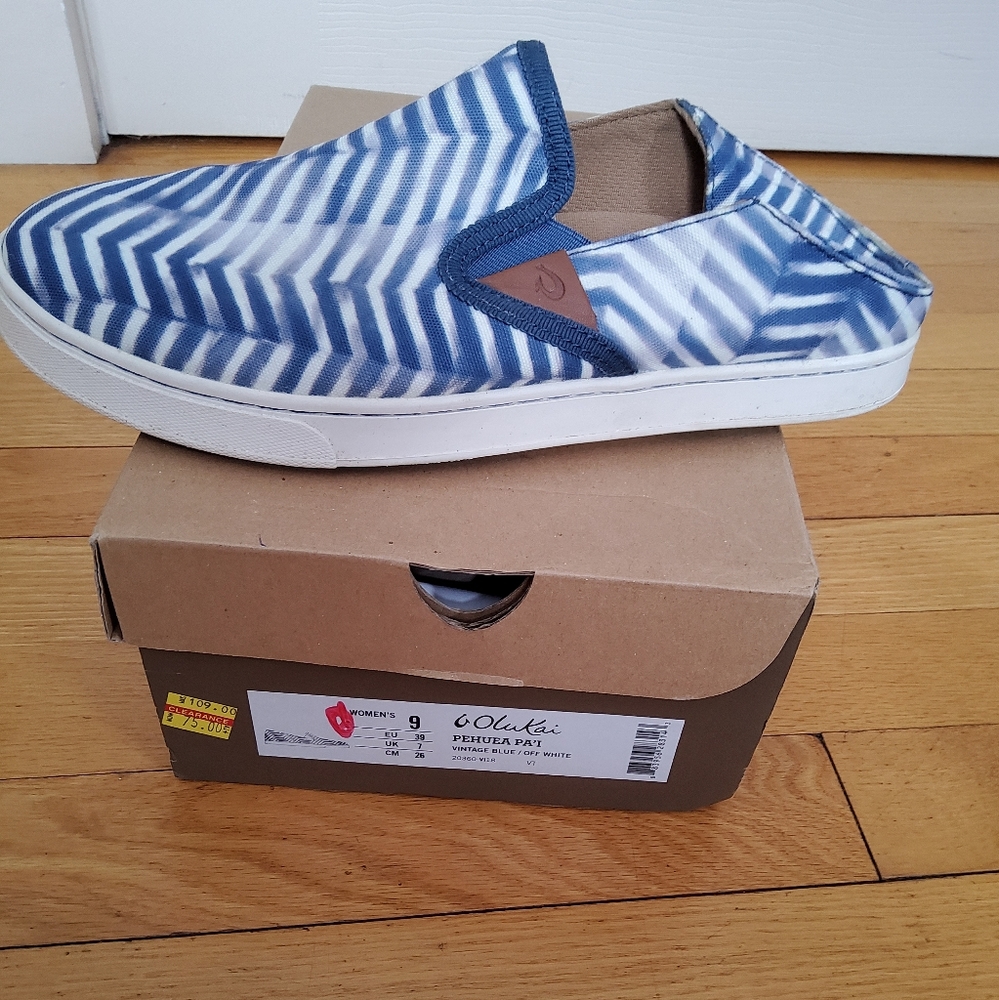 Olukai -Pehuea Pa'i women's size 9